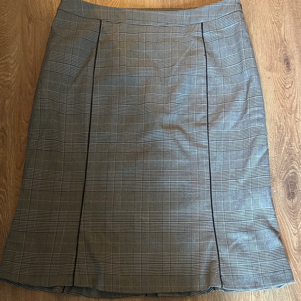 Jessica Gray Checkered tulip shirt size 8p